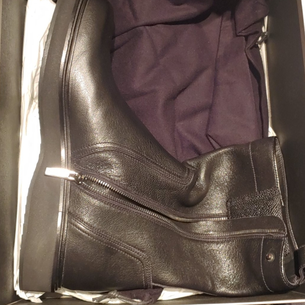 Boots - Picture 3 of 4